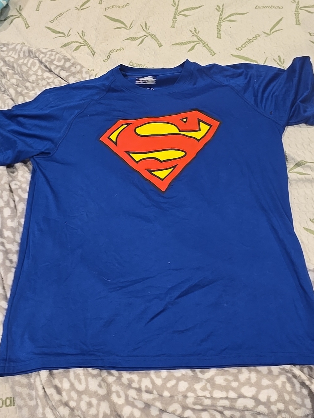 ❤️10/$40 Blue Superman Logo Tee with Red & Yellow Emblem
